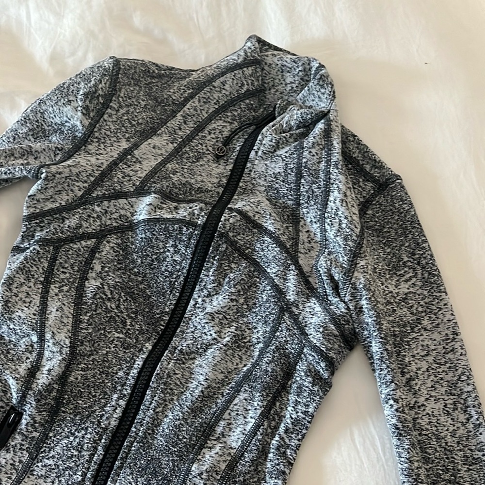 LULULEMON DEFINE JACKET